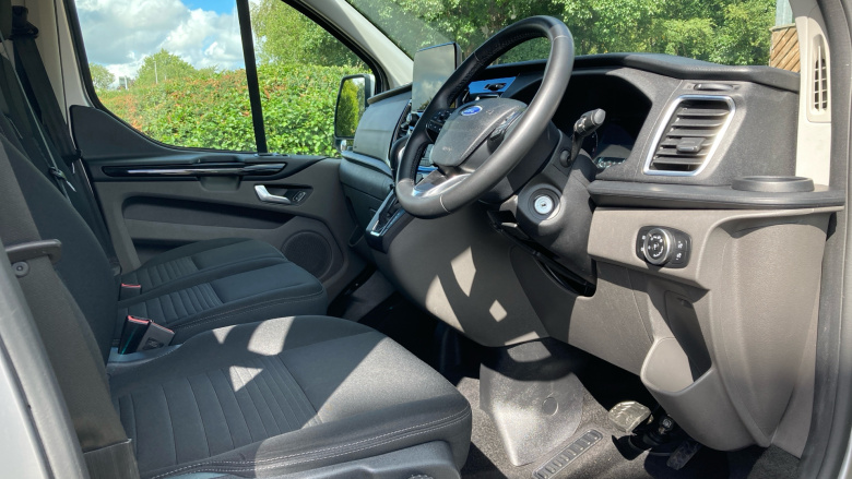 Ford Transit Custom 320 L1 Diesel Fwd 2.0 EcoBlue 170ps Low Roof D/Cab Limited Van Auto